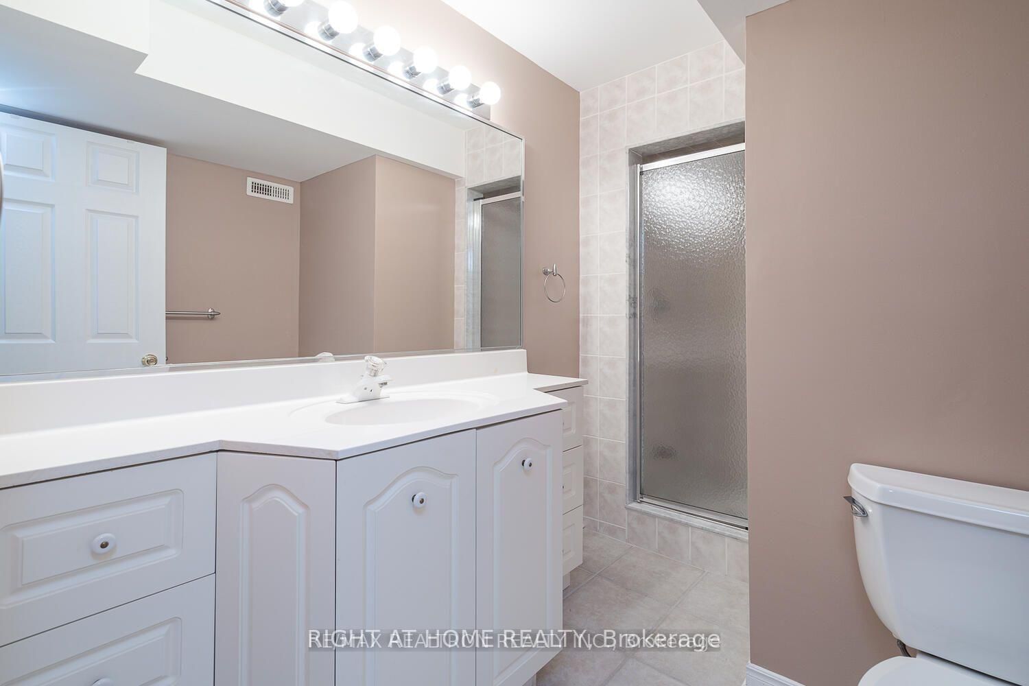 1 Ridgeway Court • Vaughan, ON photo 16