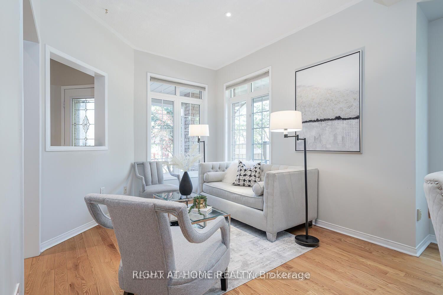 1 Ridgeway Court • Vaughan, ON photo 4