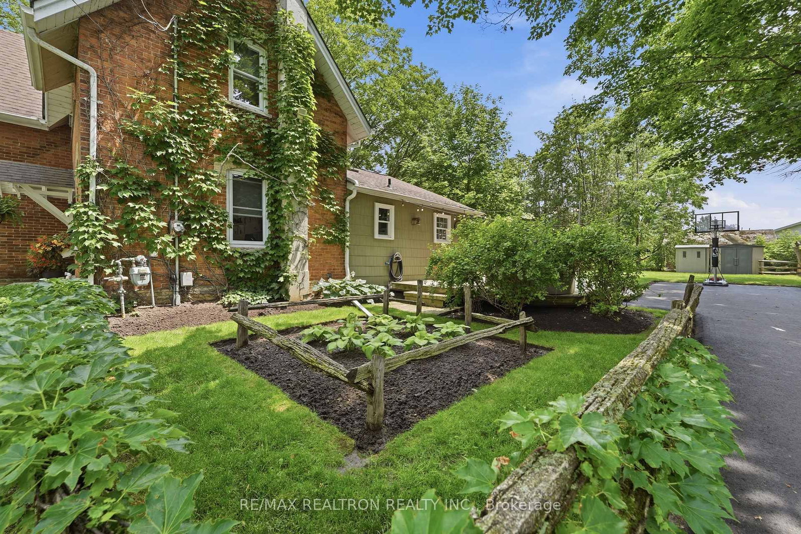 181 Church Street • Georgina, ON photo 39