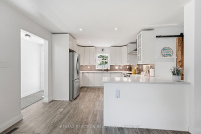 181 Church Street • Georgina, ON photo 5
