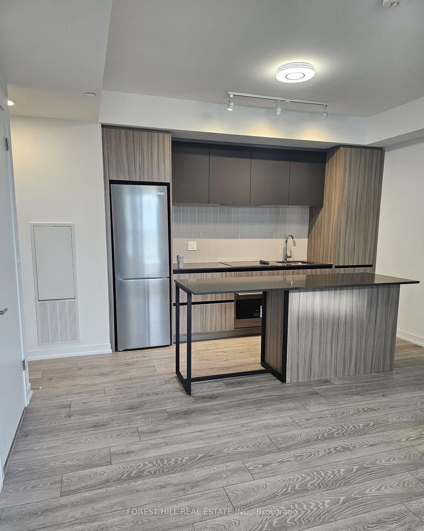 C904-8 Beverley Glen Blvd, Vaughan, view 11