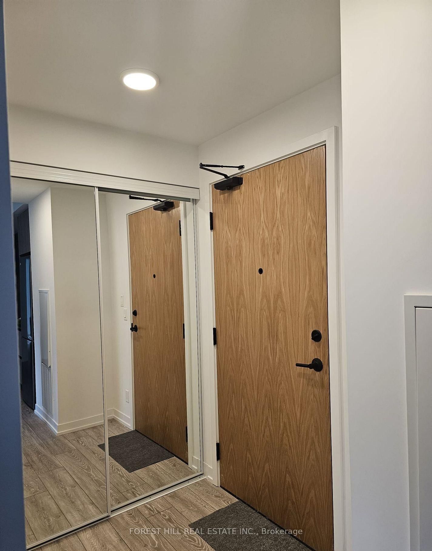 C904-8 Beverley Glen Blvd, Vaughan, view 5