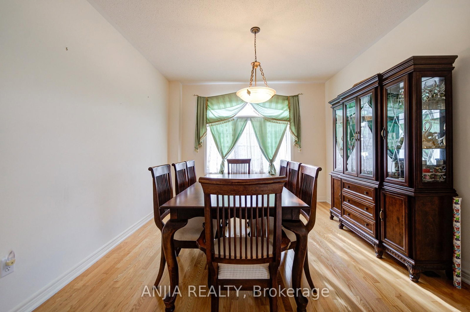 65 Staynor Crescent • Markham, ON photo 6