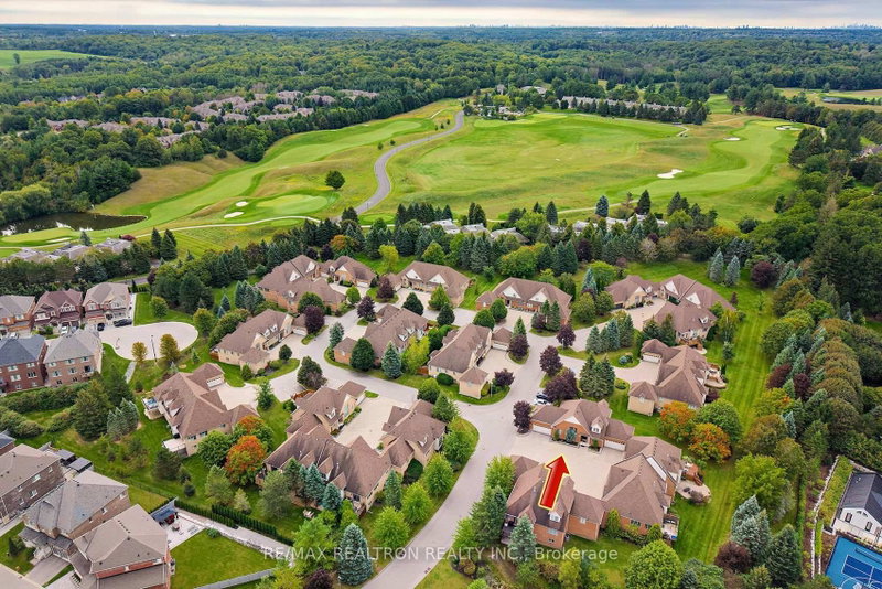 412 Falconwood Hollow
