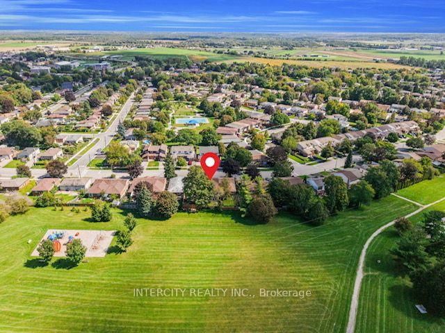 202 Collings Avenue • Bradford West Gwillimbury, ON photo 29