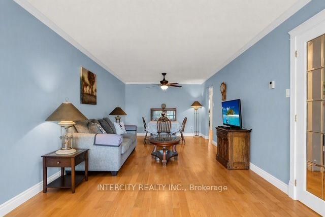 202 Collings Avenue • Bradford West Gwillimbury, ON photo 8