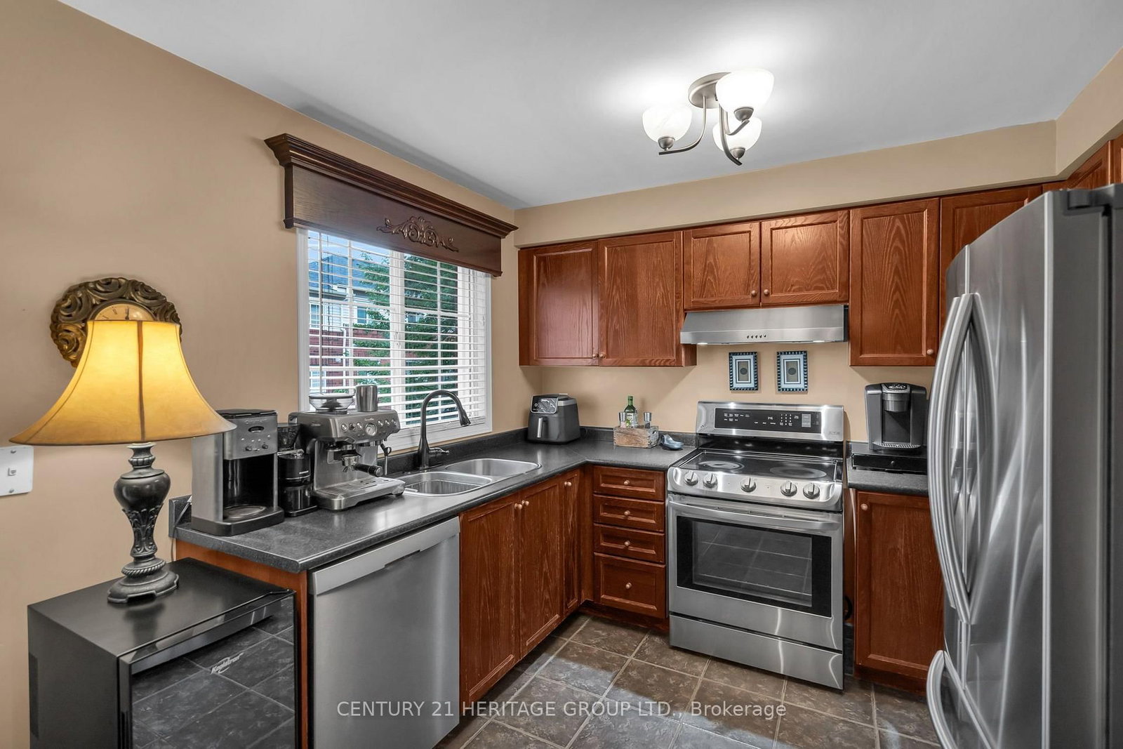 83 Mosaics Avenue • Aurora, ON photo 17