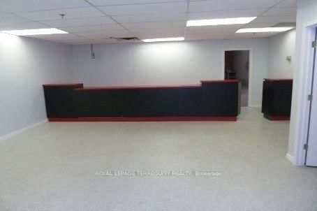 524 Hood Rd photo 3