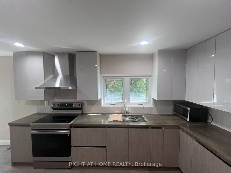 379 The Queensway Road S