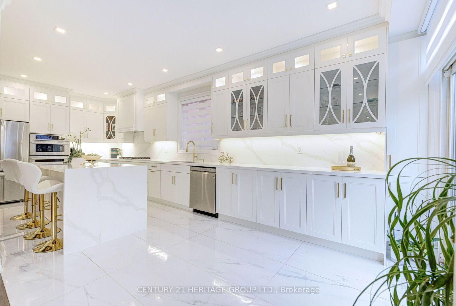 22 Grand Oak Drive • Richmond Hill, ON photo 11