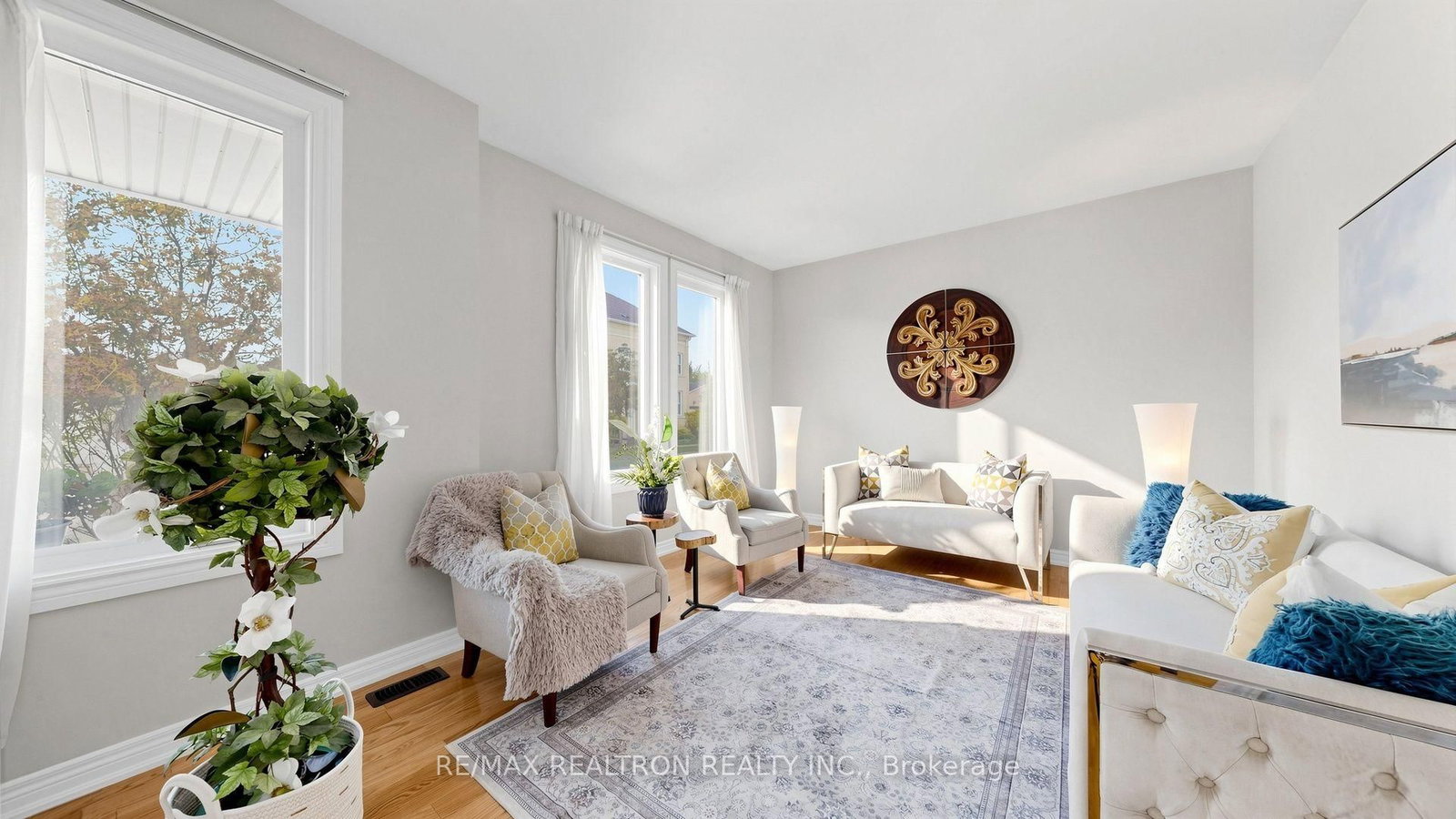 9 Gardon Avenue • Markham, ON photo 5