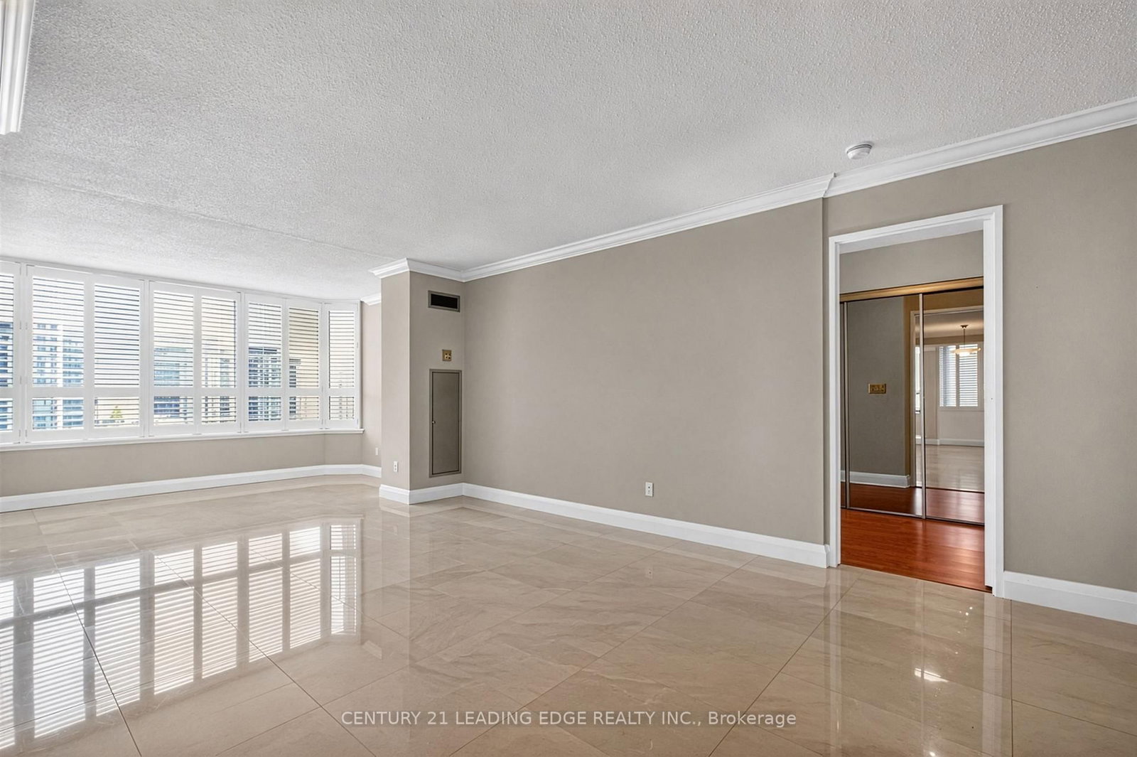 33 Weldrick Road E • #1011 • Richmond Hill, ON photo 7