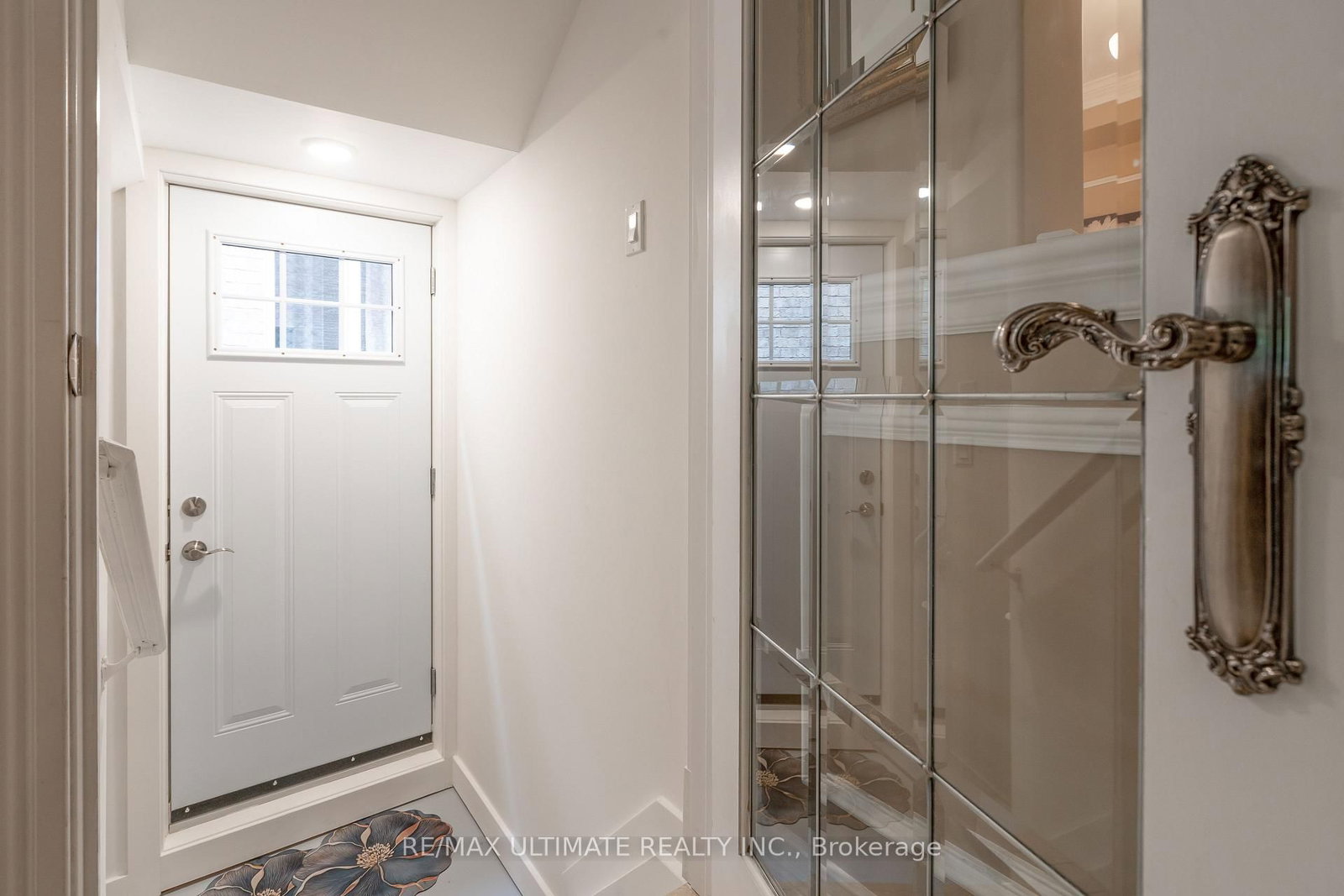 15 Ozner Crescent • Vaughan, ON photo 6