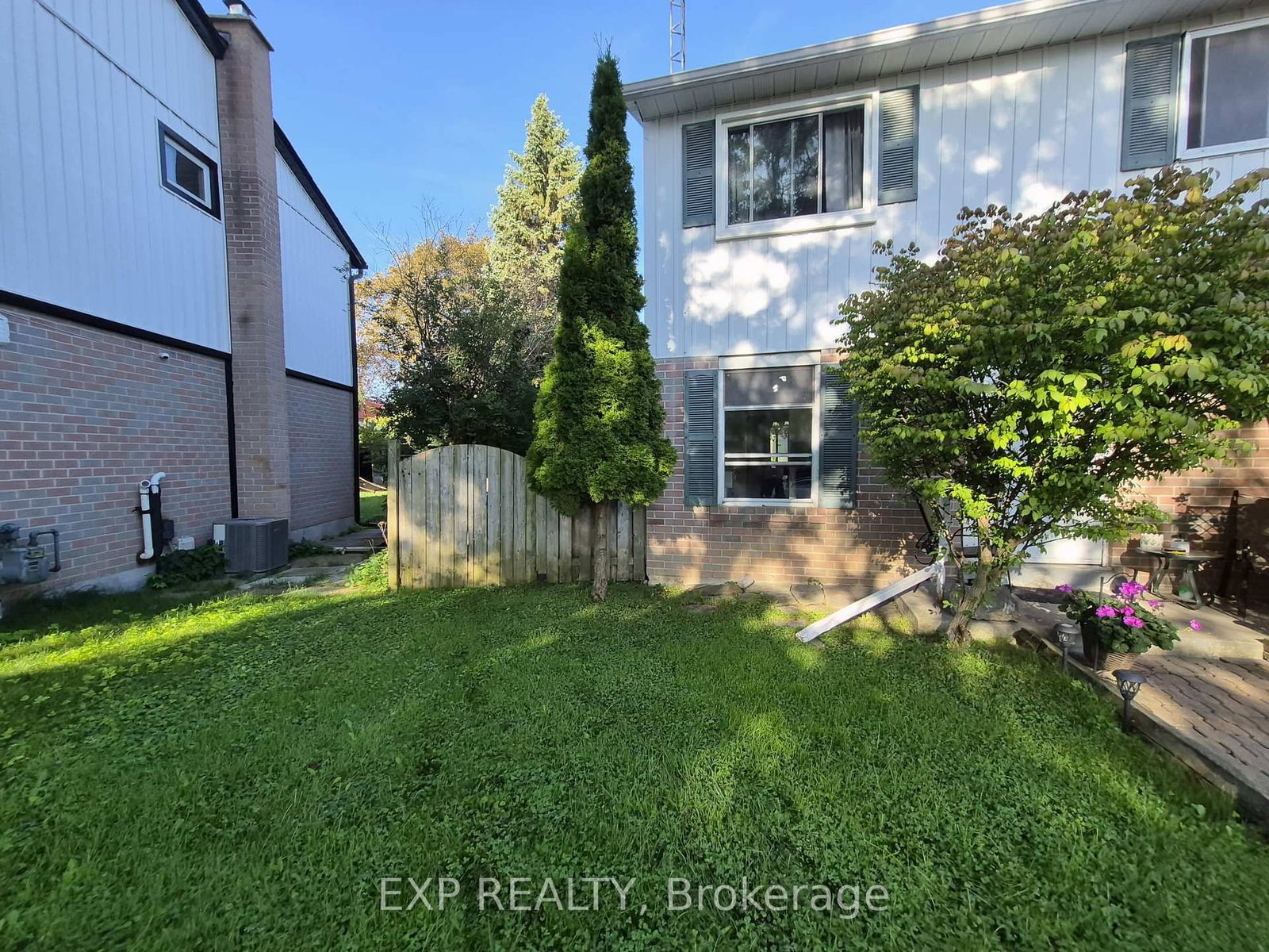 348 Terry Dr, Newmarket, view 34