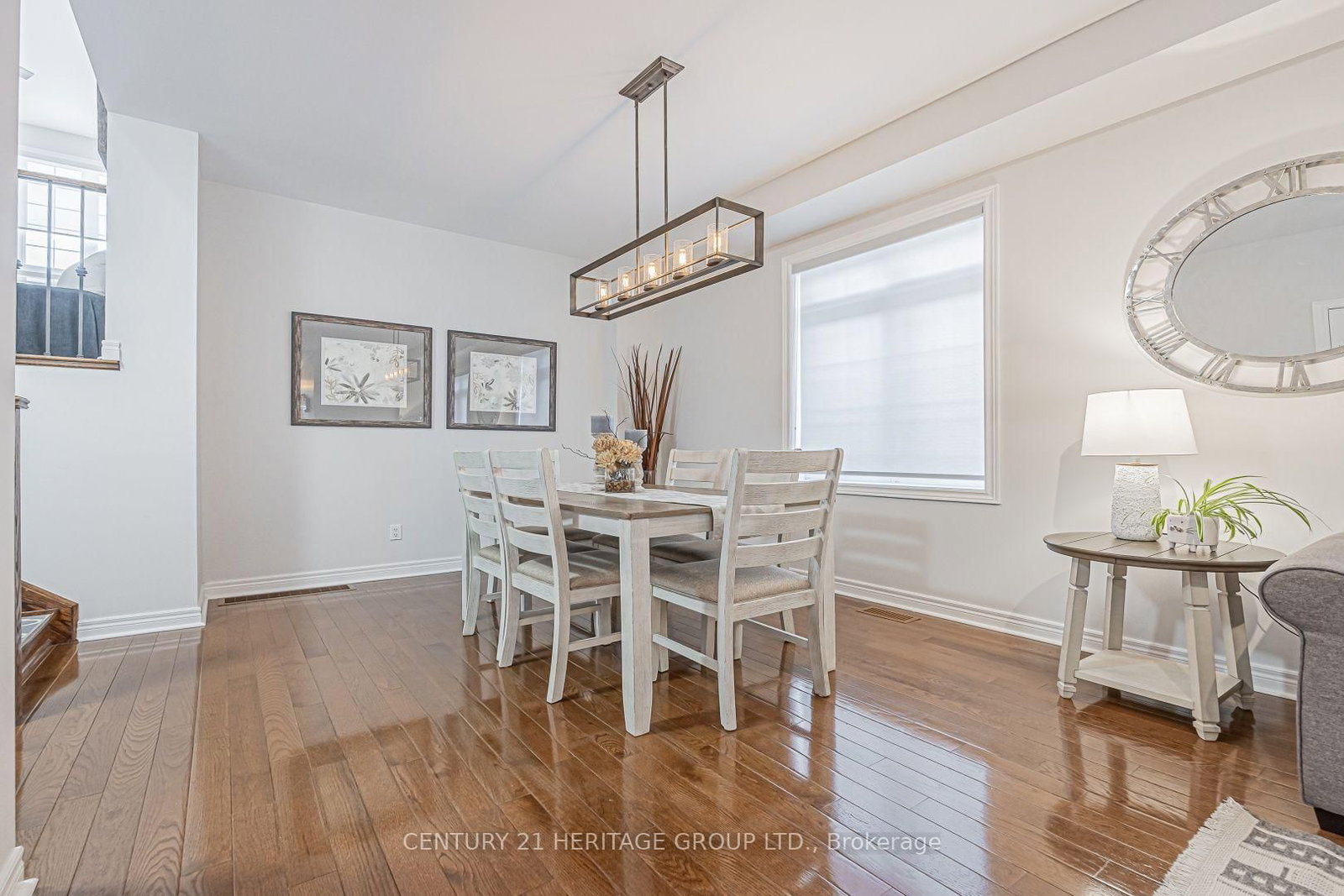 546 Tapestry Lane • Newmarket, ON photo 6