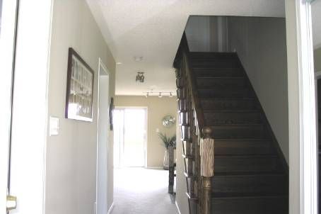 129 Knapton Dr, Newmarket, L3Y3B4 | Image 3