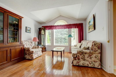 10 Brent Road • East Gwillimbury, ON photo 8