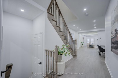 129 Hartney Drive • Richmond Hill, ON photo 6