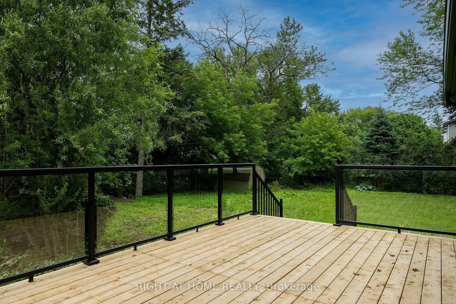 30 Morton Avenue • East Gwillimbury, ON photo 33