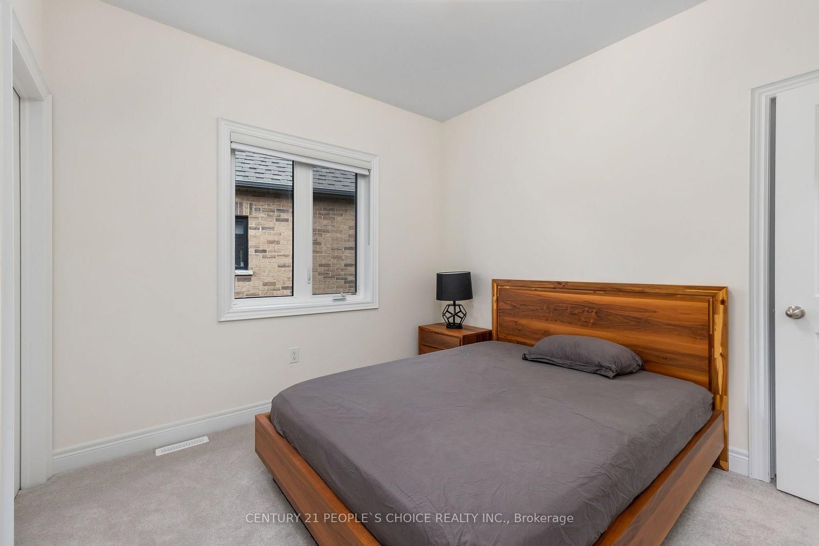 Upper-64 Coldwell Bay Circ, Vaughan, view 22