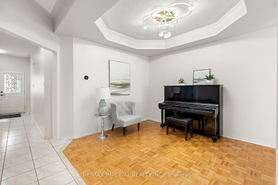 145 Blue Willow Drive • Vaughan, ON photo 4