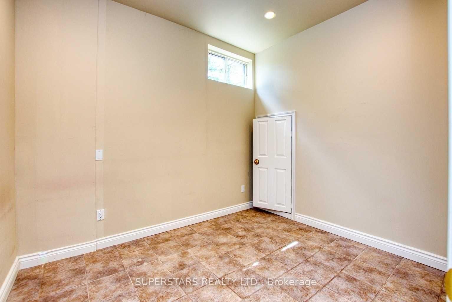 Bsmt-8 Huronia Pl, Vaughan, view 9
