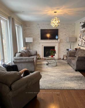 108 Sharpe Cres photo 4