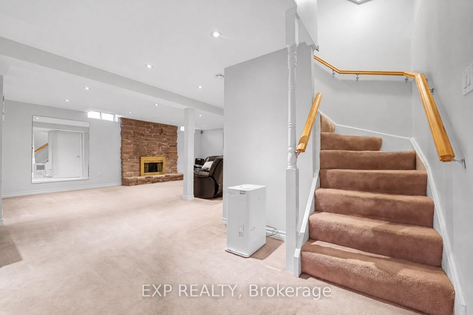 515 London Road • Newmarket, ON photo 32