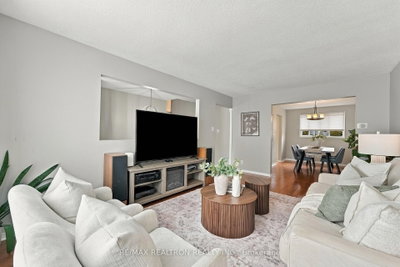 18 Castille Crescent • Georgina, ON photo 4