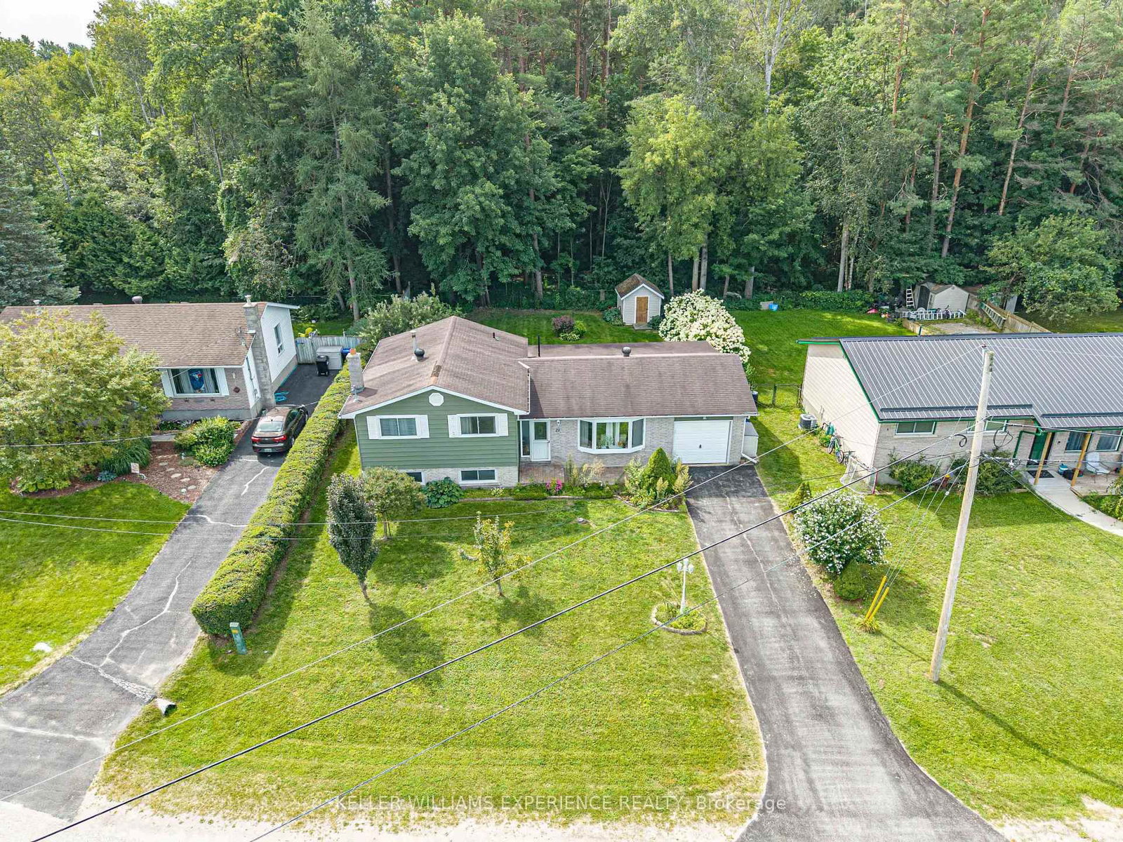21 Ashburton Crescent • Essa, ON photo 3