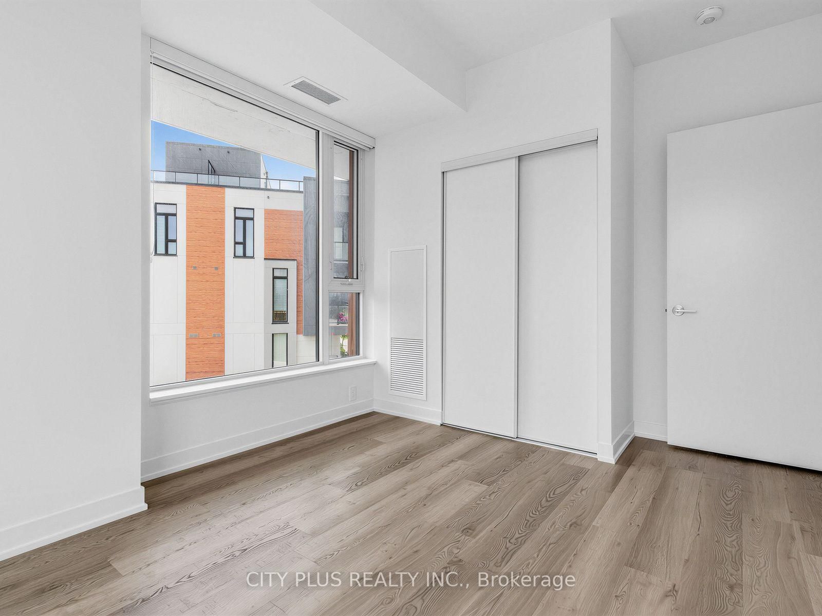 6 David Eyer Road • #210 • Richmond Hill, ON photo 18
