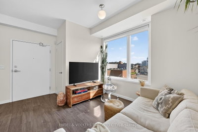 300 Alex Gardner Circle • #42 • Aurora, ON photo 3