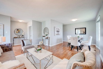 466 Paliser Crescent S • Richmond Hill, ON photo 8