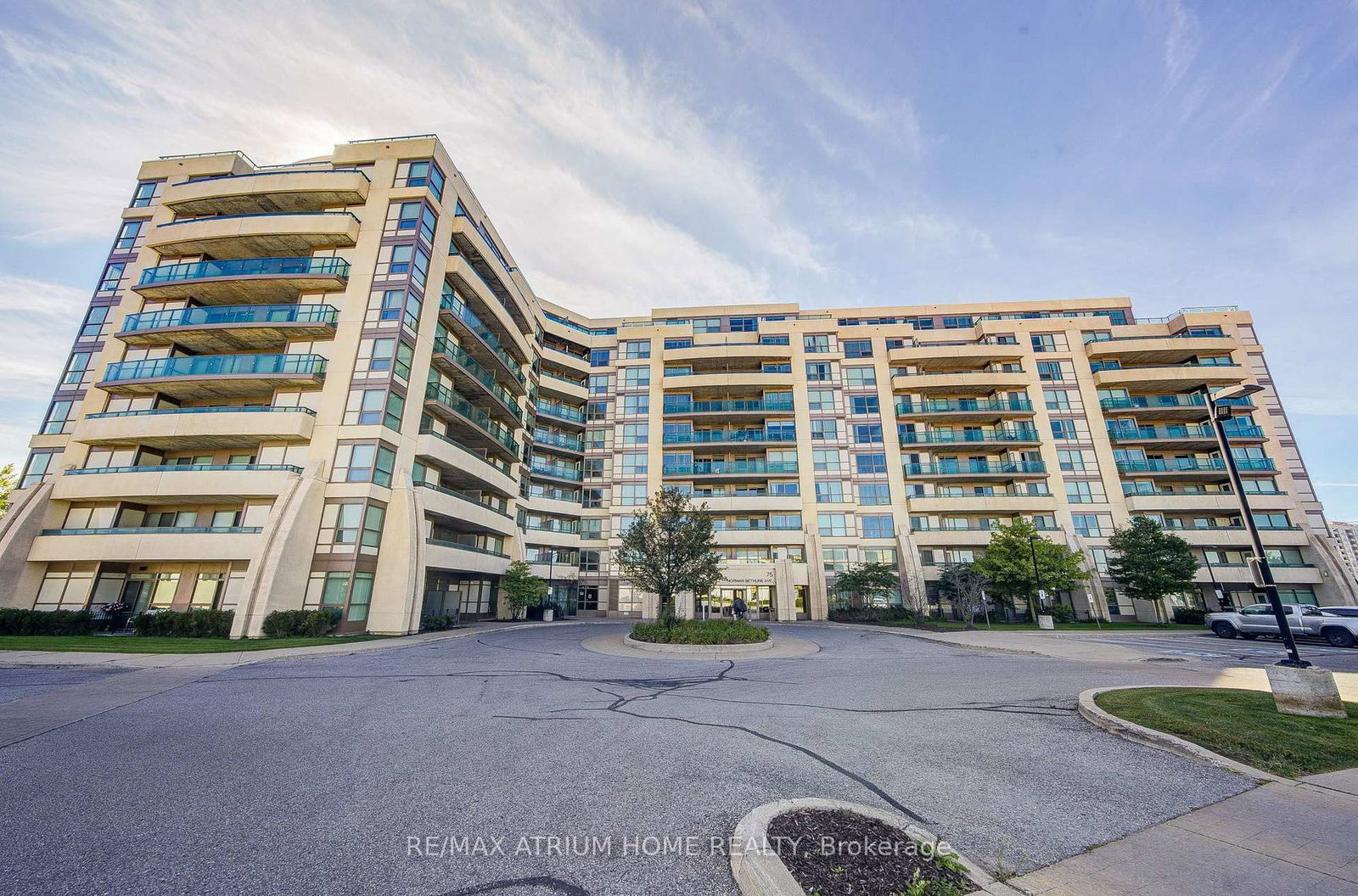 75 Norman Bethune Avenue, Unit 904