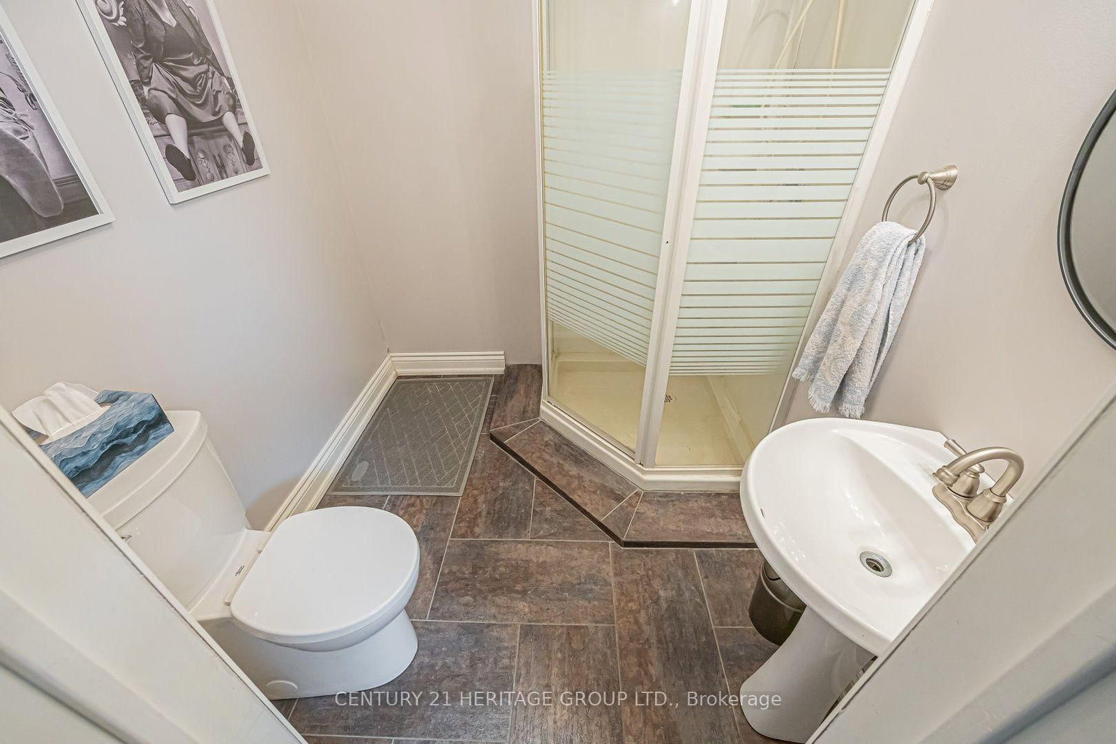 66 Howlett Avenue • Newmarket, ON photo 37