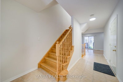 66 Prince Charles Way • Markham, ON photo 5