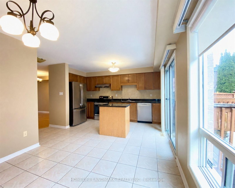 28 Silver Linden Dr photo 4
