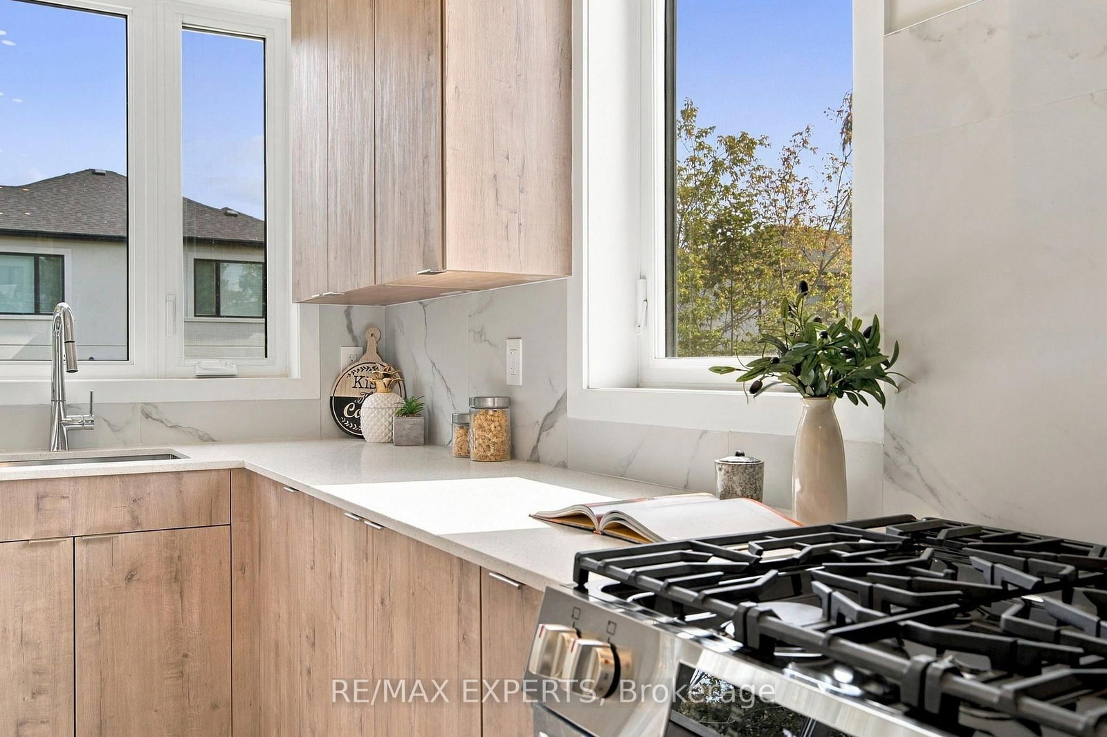 23 Carl Hill Lane • Richmond Hill, ON photo 21