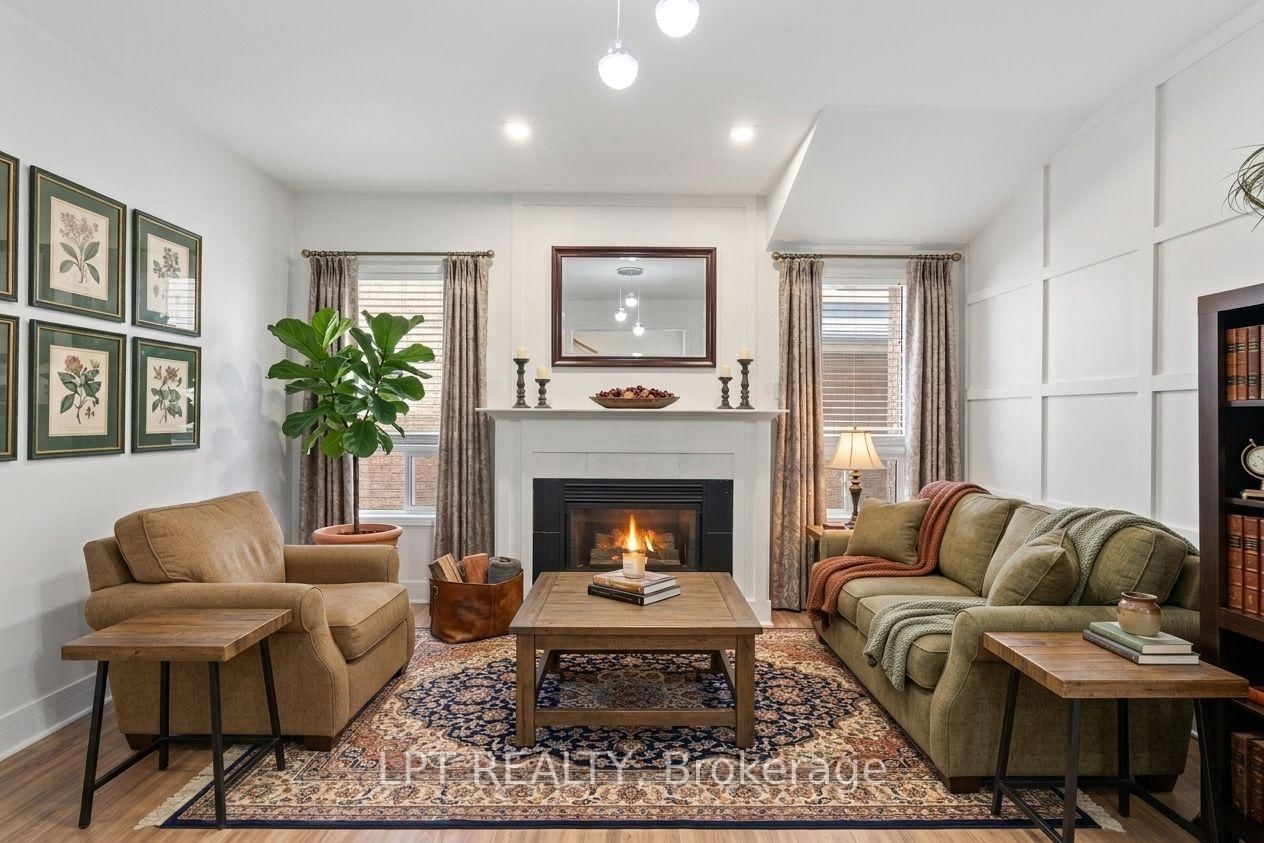 416 Flanagan Court • Newmarket, ON photo 9