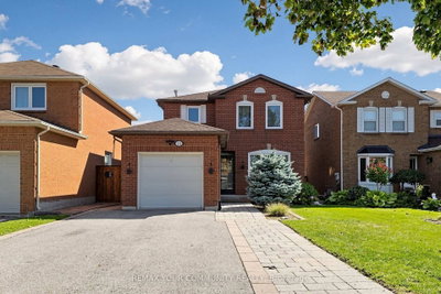 Maple, Vaughan - Photo 1