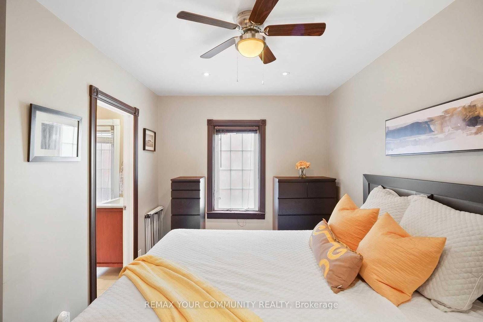 19 Mark Street N • Aurora, ON photo 12