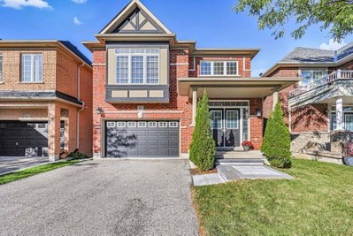 383 Gilpin Drive • Newmarket, ON photo 2