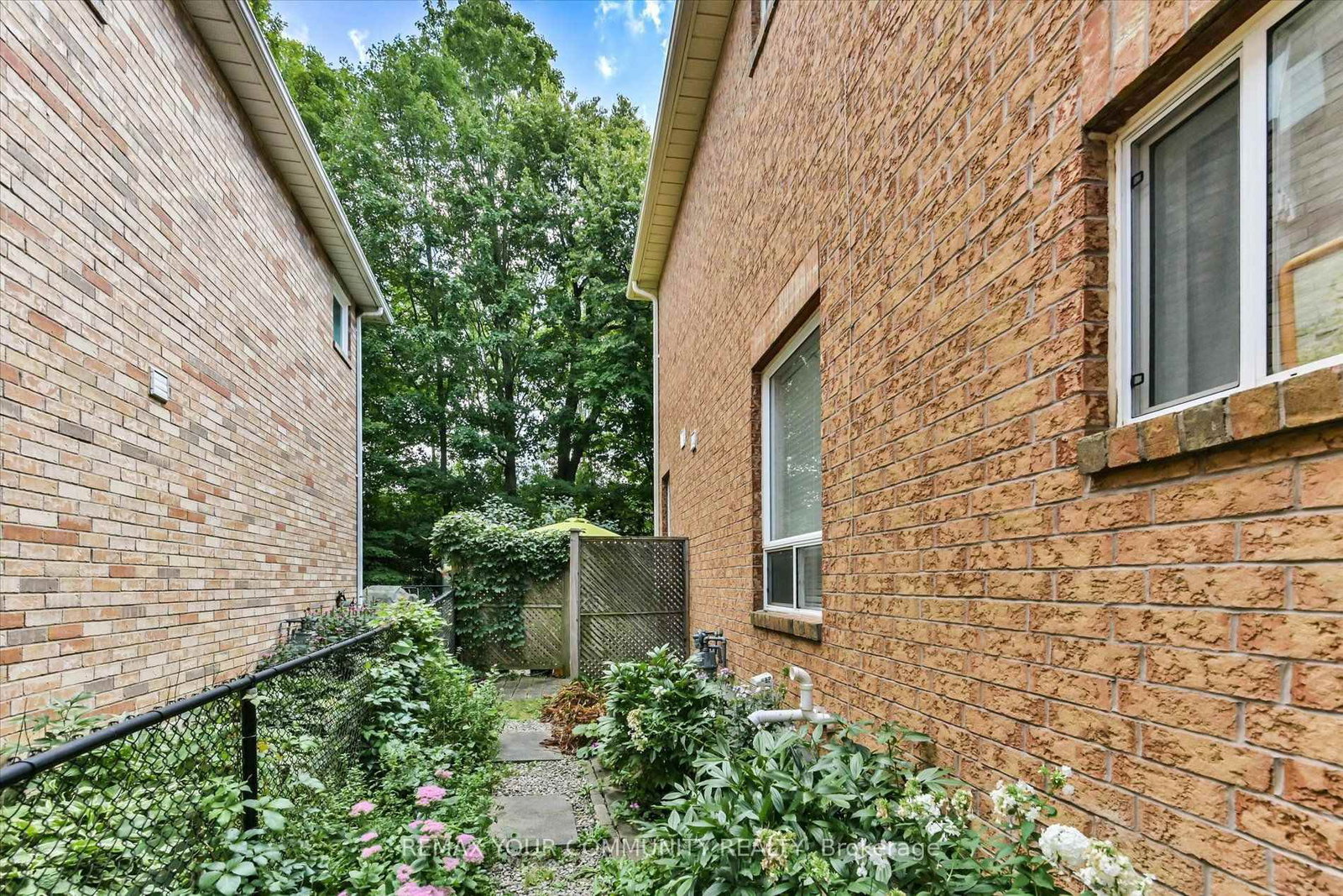 153 Estate Garden Drive • Richmond Hill, ON photo 31