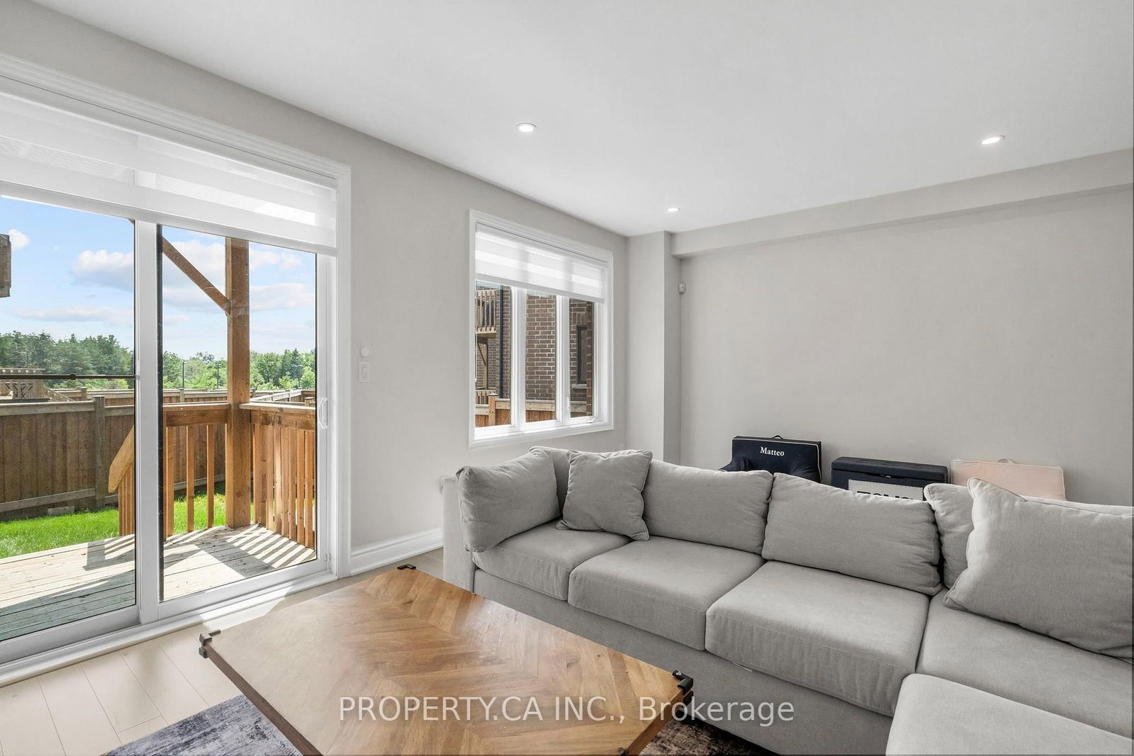 556 New England Court • Newmarket, ON photo 39
