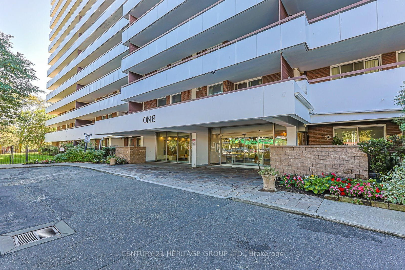 1 Royal Orchard, Markham, Ontario L3T 3C2