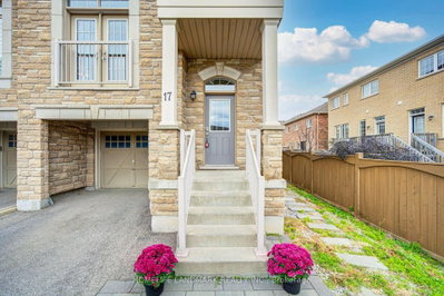 17 Etherington Way • Markham, ON photo 3