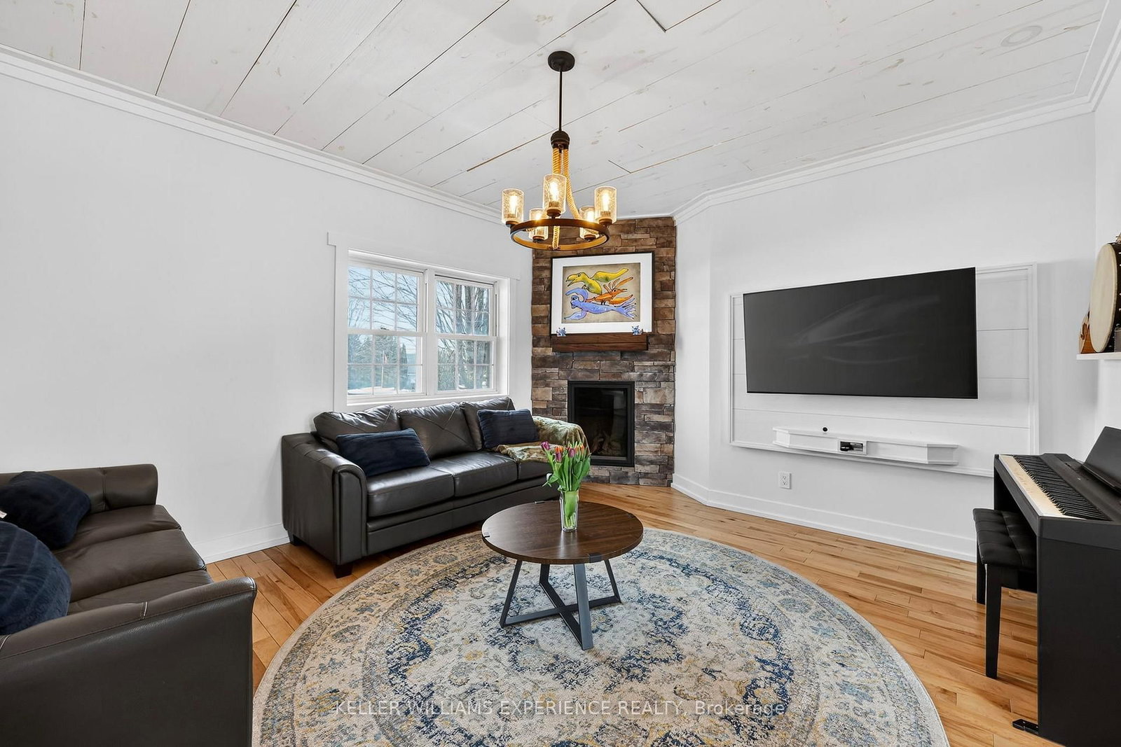2 Algonquin Heights Court • Essa, ON photo 7