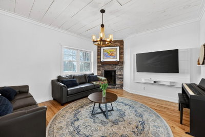 2 Algonquin Heights Court • Essa, ON photo 7