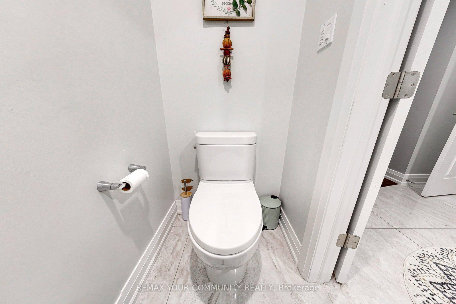 64 Mugford Road • Aurora, ON photo 6