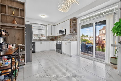 949 Langford Boulevard • Bradford West Gwillimbury, ON photo 8